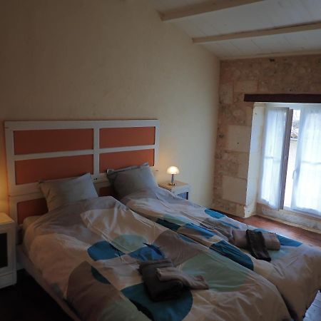 La Miramboise, Chambres Et Table D Hotes Mirambeau  Eksteriør billede